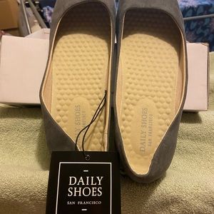 Womens size 11 grey dress shoes. Never worn.